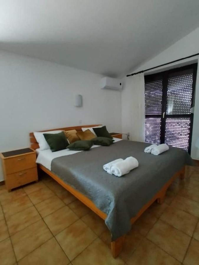 Villa Kadinela, 200M From Kamenjak, Huge Quiet Garden With Barbecue, 2 New Kitchens Premantura Εξωτερικό φωτογραφία