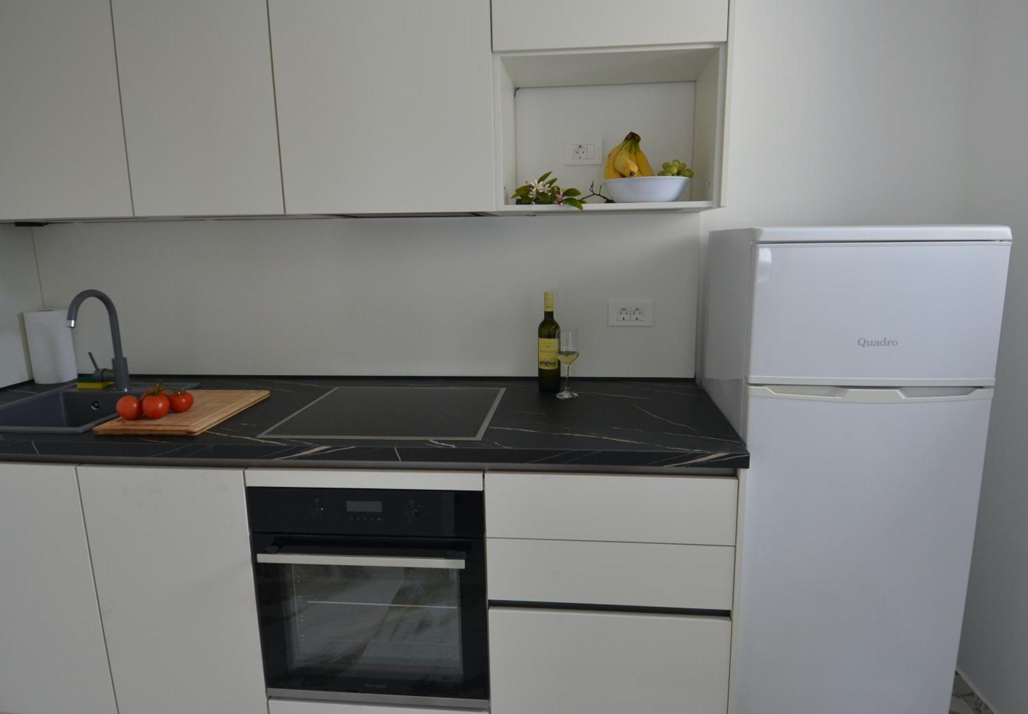 Villa Kadinela, 200M From Kamenjak, Huge Quiet Garden With Barbecue, 2 New Kitchens Premantura Εξωτερικό φωτογραφία